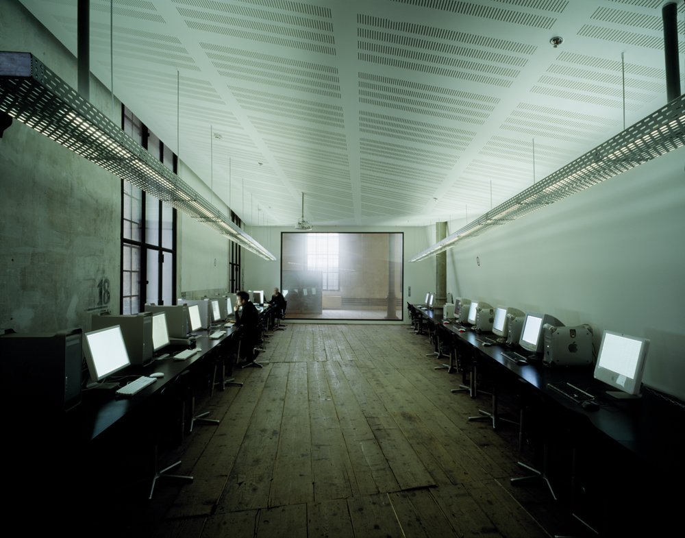 2 Insight into the pavilion of the computer laboratory