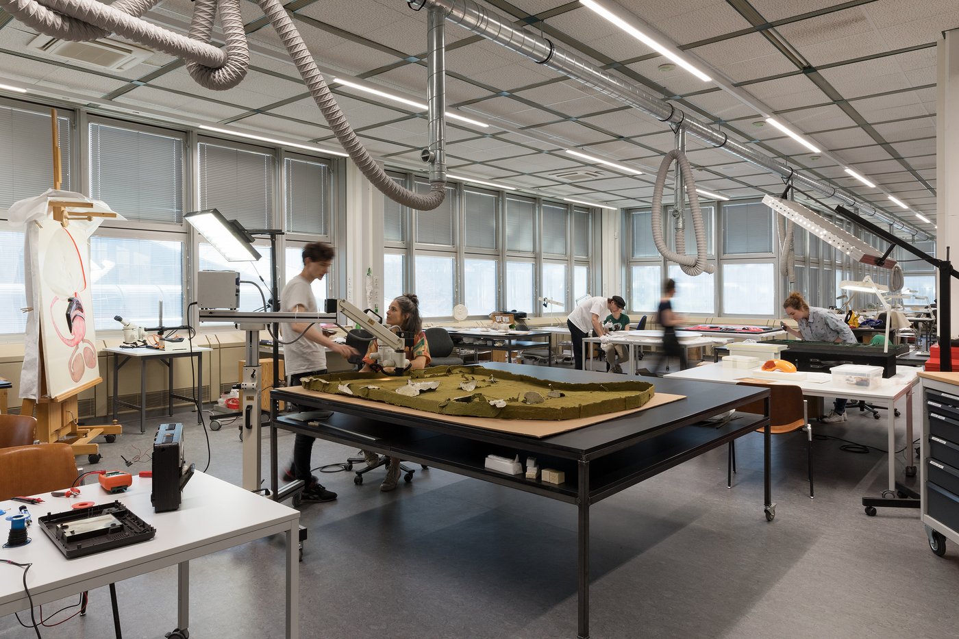 Anlässlich des von E.C.C.O. (European Confederation of Conservator - Restorers` Organisations) initiierten
  
  
 
 
  4.
 
 
  
  
 
 
  Europäischen Tags der Restaurierung
 
 
  
  
  gewähren europaweit Restaurator_innen Einblicke in ihre Arbeit.
