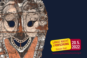 Flyer für die lange Nacht der Forschung 2022 mit Giebelmaske aus Papua Neu-Guinea auf blauem Hintergrund und Logo der Langen Nacht der Forschung
