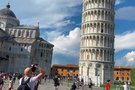 © Foto von Abbéy Odunlami, [em]Touristen in Pisa[/em], 2022.