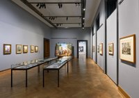 Ausstellungsraum mit Holzboden