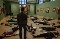 Dancing Museums.    Old Masters - New Traces      Hieronymus Boschs     Jüngstes Gericht    und die Spuren, die es heute noch mit seiner Bildwelt verbinden, stehen  im Mittelpunkt dieses EU-Tanzprojekts. Die Besucher sind während der  regulären Öffnungszeiten der Gemäldegalerie herzlich zur Teilnahme  eingeladen.
