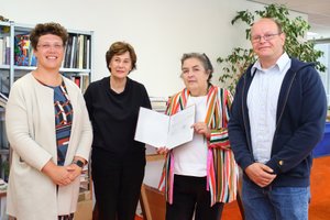 Unterzeichnung des Schenkungsvertrages zwischen kulturdokumentation und Akademie am 23. September 2019