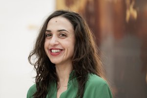 Die ägyptisch-amerikanische Künstlerin
 
  Iman Issa
 
 folgt Monica Bonvicini, Professorin für performative Bildhauerei.