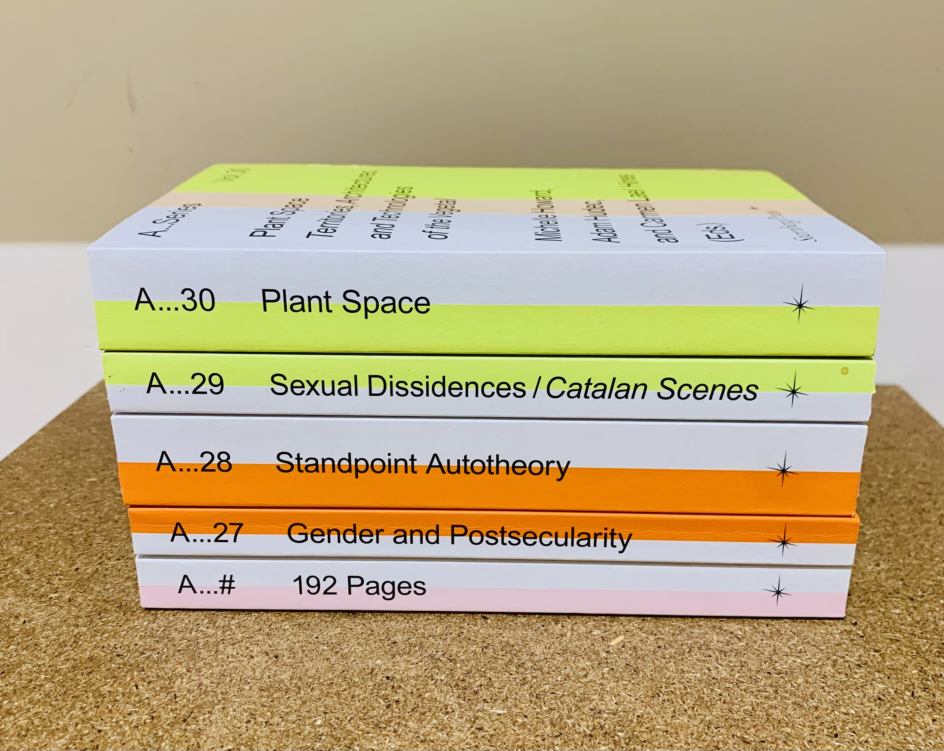 Band 30, Plant Space: Territories, Architectures and Technologies of the Vegetal, Michelle Howard, Adam Hudec, Carmen Lael Hines (Hg.) London, Sternberg Press, 2026.