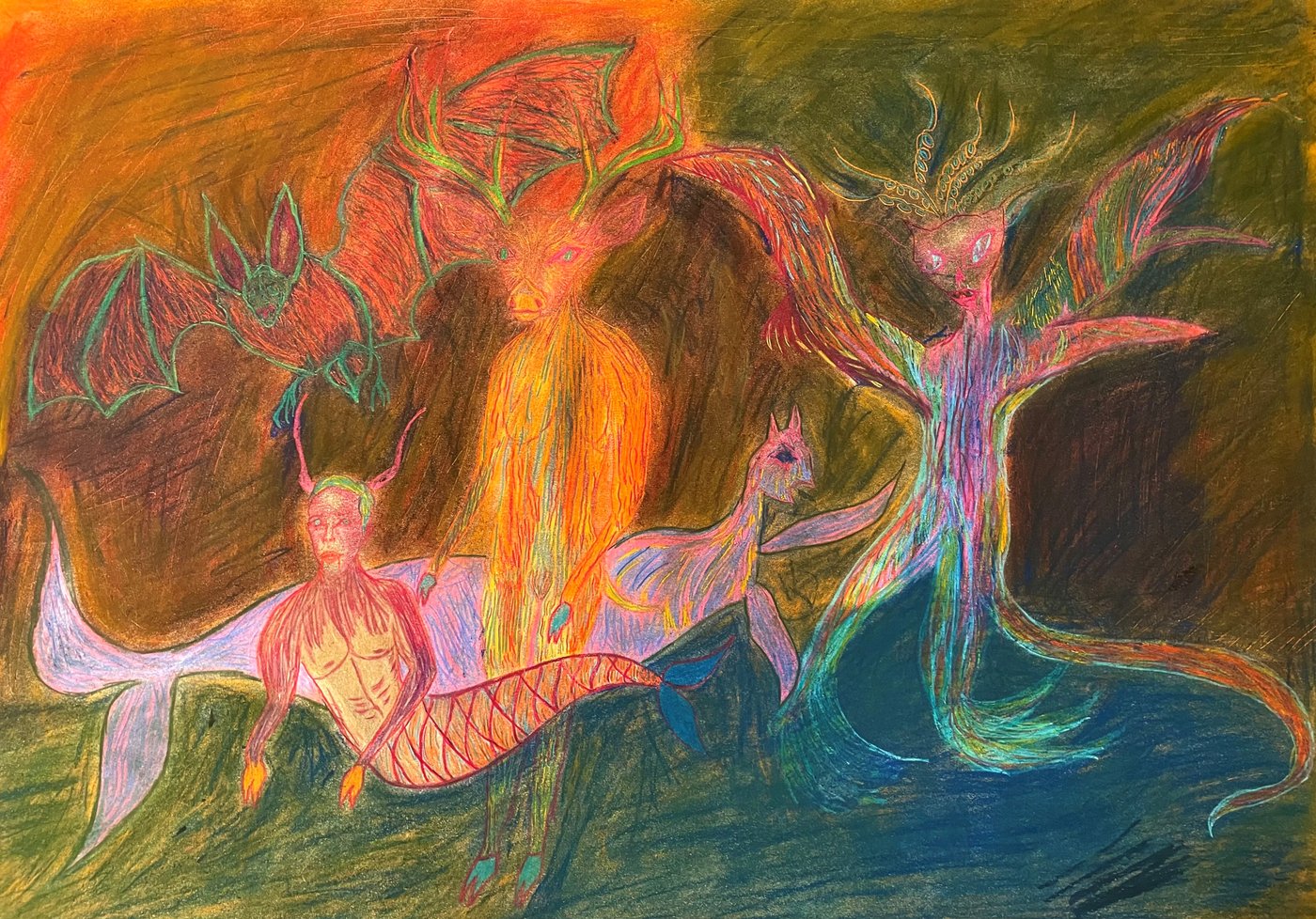 Buntstiftzeichnung in orange, grün und blau Tönen mit Figuren wie eine Fledermaus, ein Meermann, ein menschlicher Körper mit Hirschkopf, eine Wesen mit Tentakeln und ein Wal-ähnliches Lebewesen