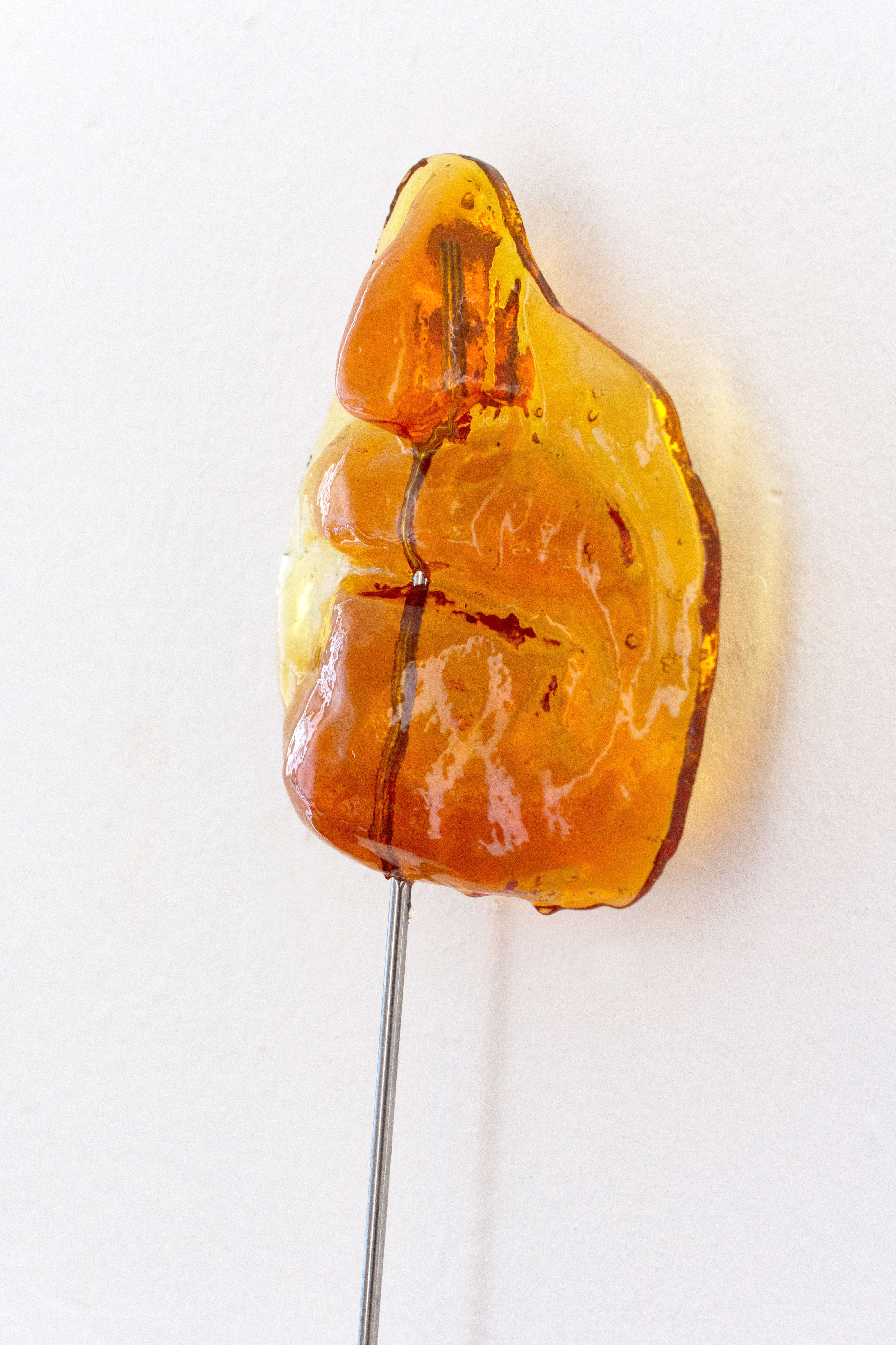 Lotti Brockmann, Stolen Statues (Licked), sugar and stainless steel, 2025 © the artist