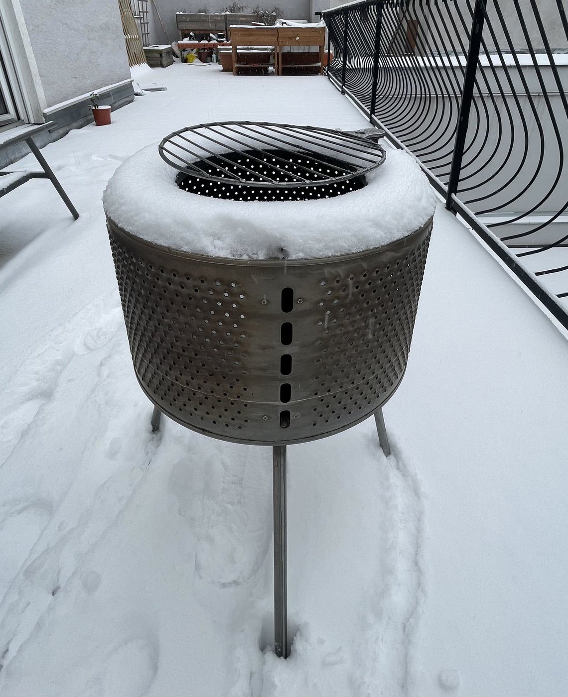 Upcycling Projekt – Feuerschale oder Griller aus alter Wäschetrommel