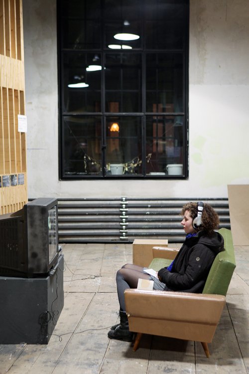 Gezeigt werden Videoarbeiten von Student_innen aus dem Medienlabor und der Bühnengestaltung der Akademie der bildenden Künste Wien. Eine Kooperation mit dem Le Meridien Wien.