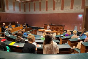 Studierende und Vortragende beim Welcome Meeting im Oktober 2021 im Anatomiesaal