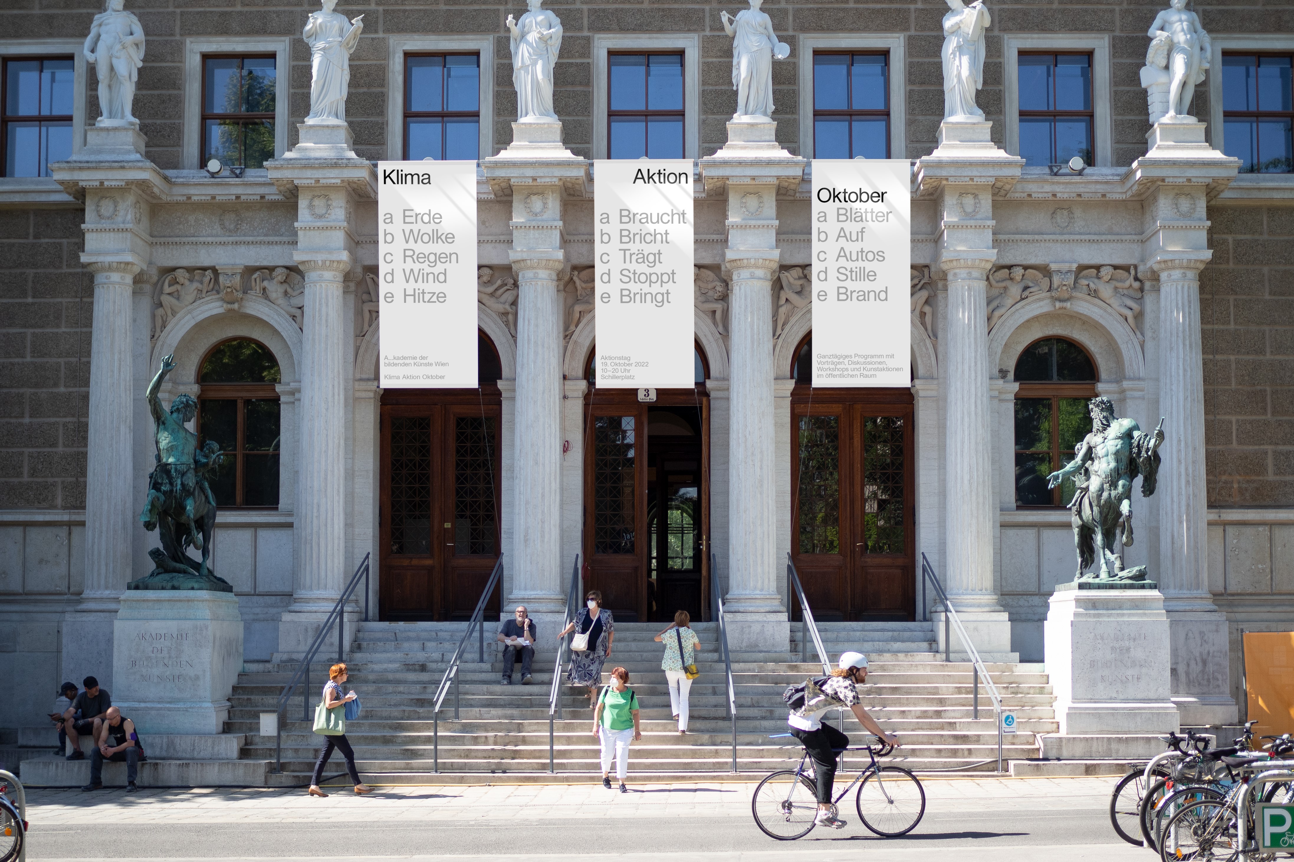 Portal Academy Schillerplatz, Photo: Beton Studio