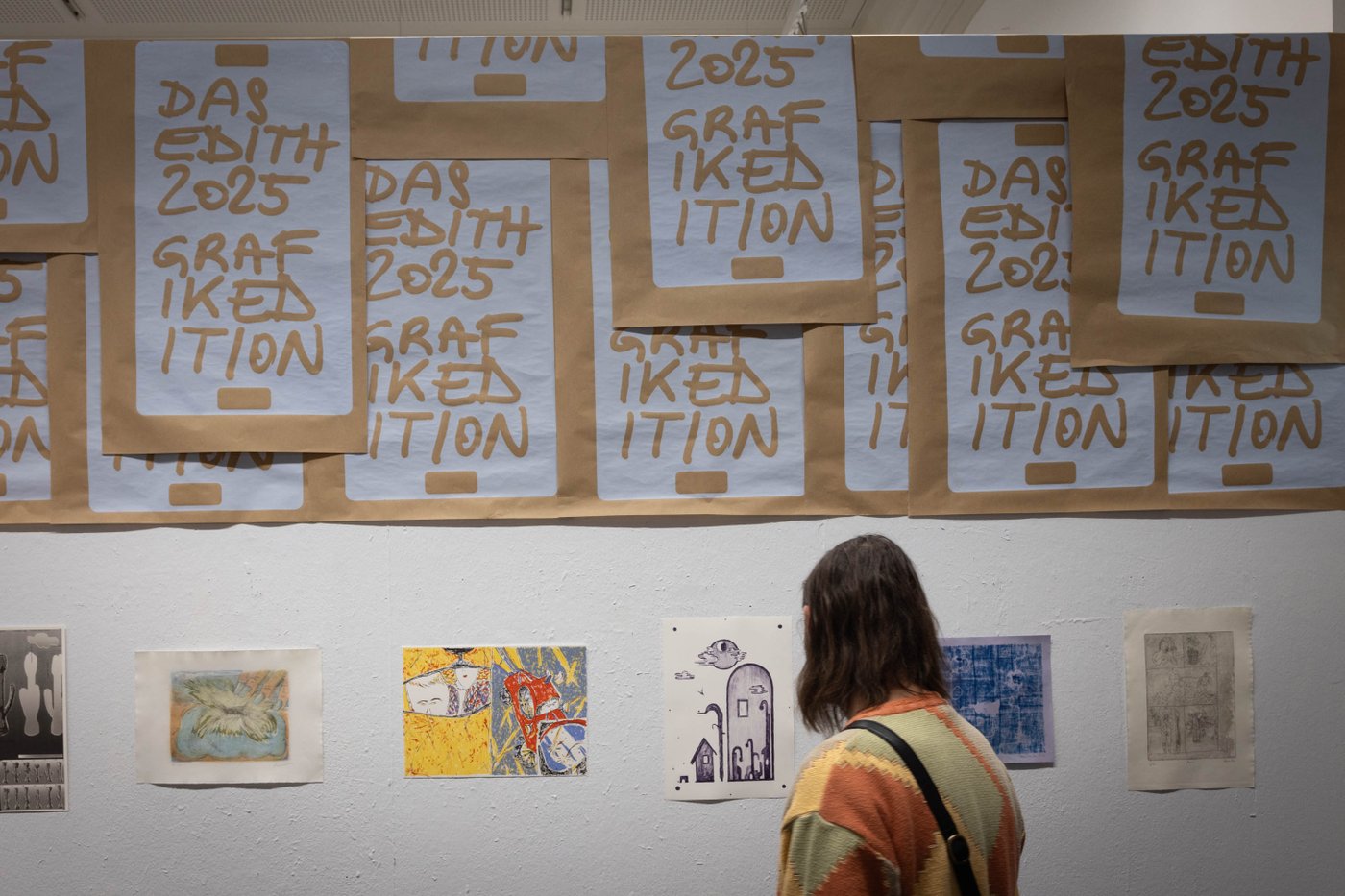 Exhibition view mit Prints