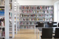 View of the newly designed library at the Academy’s Institute for Education in the Arts, photo: Patrizia Wiesner-Ledermann, 2023